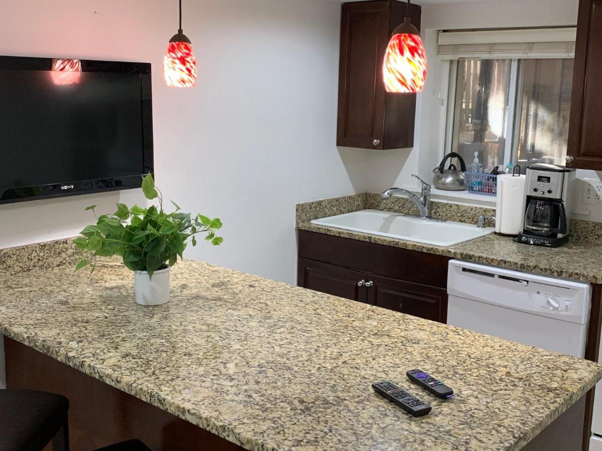 Renovated English Basement 2Bdrm Home Near Metro Ουάσινγκτον Εξωτερικό φωτογραφία